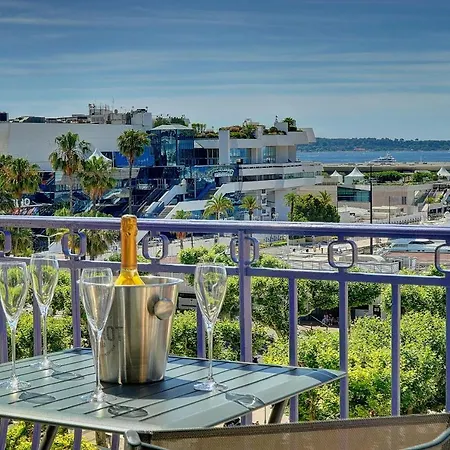 3 Pieces Emplacement Et Vue Mer Exceptionnels ! A2B227 Cannes